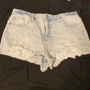 Wild Fable Women’s Shorts | 16